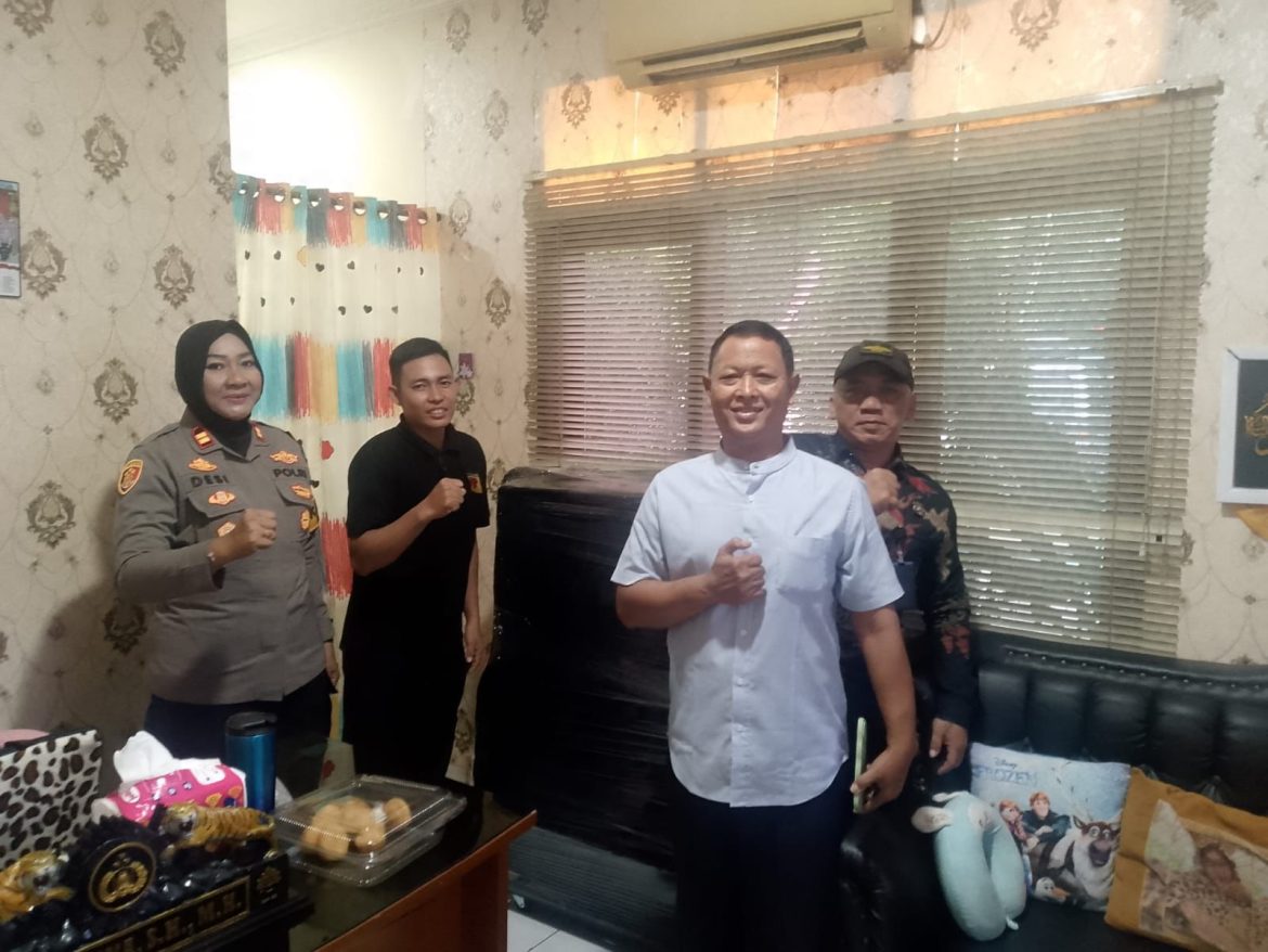 Kapolsek Dramaga Laksanakan Program Jumat Curhat Dengarkan Aduan Keluh Kesah Warga Masyarakat Terkait Harkamtibmas   