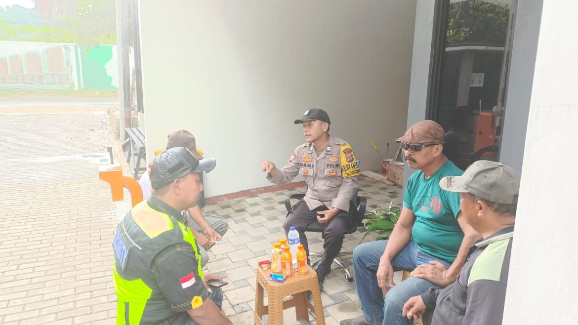 Sinergitas Polri dengan Warga Wilayah Hukum Kec. Dramaga Desa Cikarawang Giat Sambang Kamtibmas   