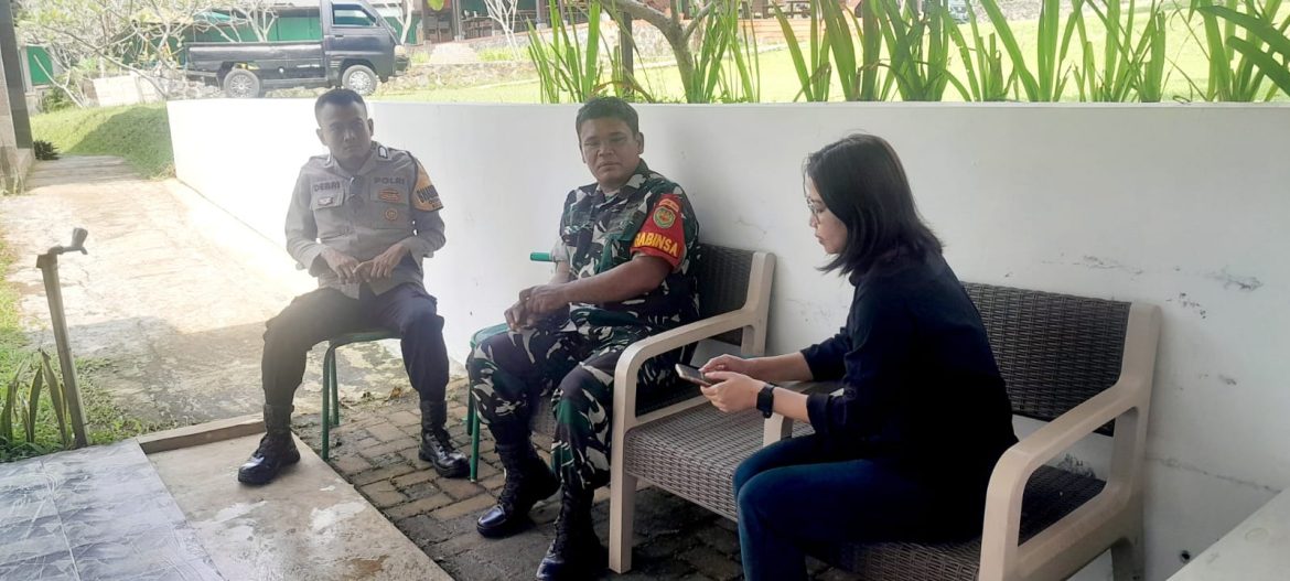 Sinergitas Tni-Polri, Bhabinkamtibmas Dan Babinsa Sambang Warga Desa Pasir Jaya, Ciptakan Situasi Aman Dan Kondusif   