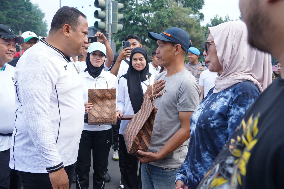 Antusias warga Bandung Kunjungi Pelayanan Publik Gratis di Car Free Day Dago Bandung   