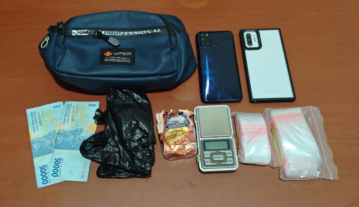 Polisi Ungkap Peredaran Tembakau Sintetis, Oknum Mahasiswa Diringkus Dengan 396 Gram Sintetis   