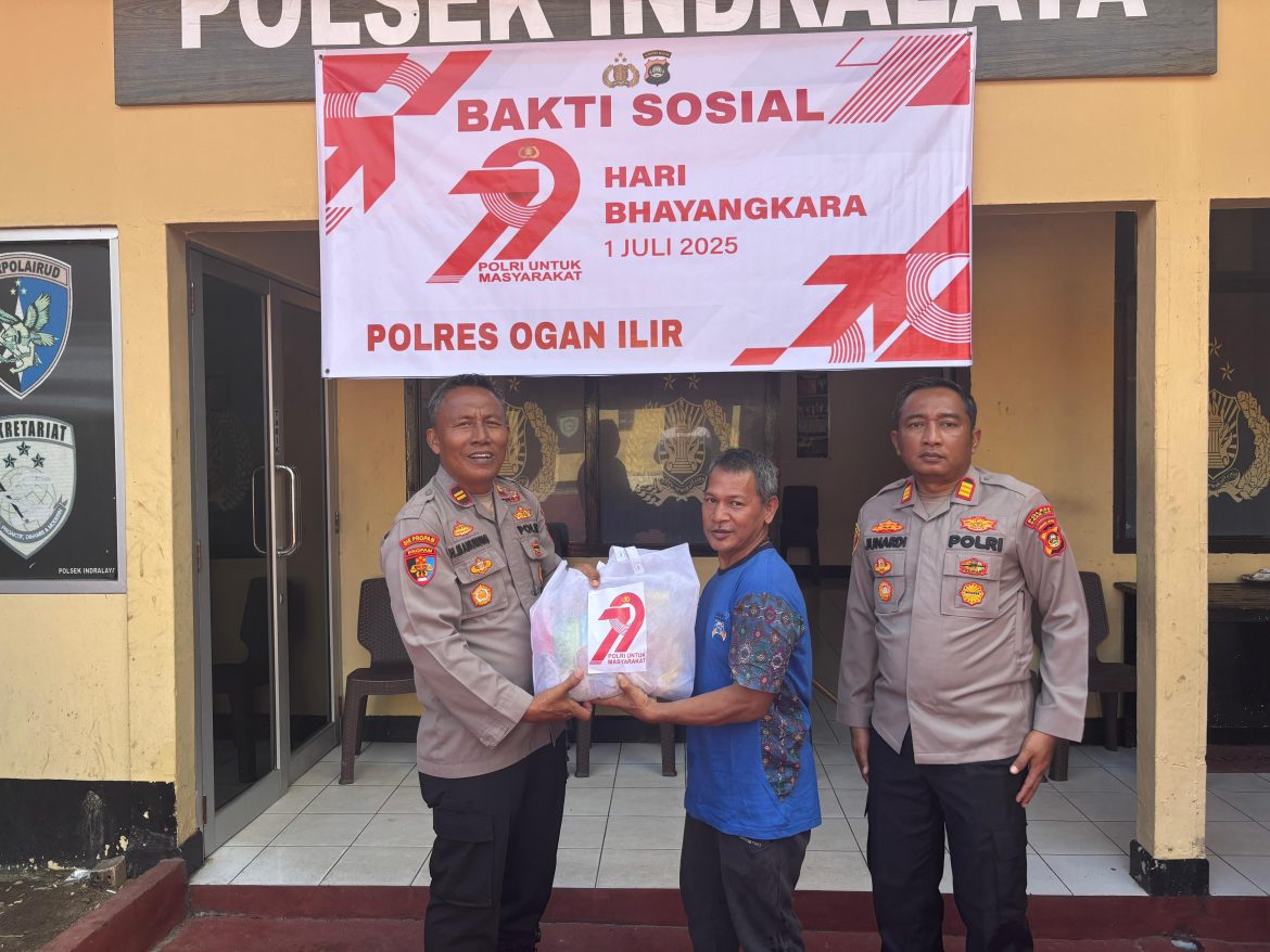 Polsek Indralaya Gelar Bakti Sosial Sambut Hari Bhayangkara ke-79, sebanyak 26 paket sembako dibagikan untuk masyarakat