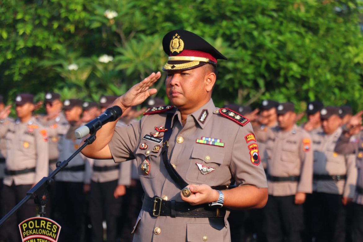 Sambut Hari Bhayangkara Ke-79, Polres Pekalongan Gelar Upacara Tabur Bunga