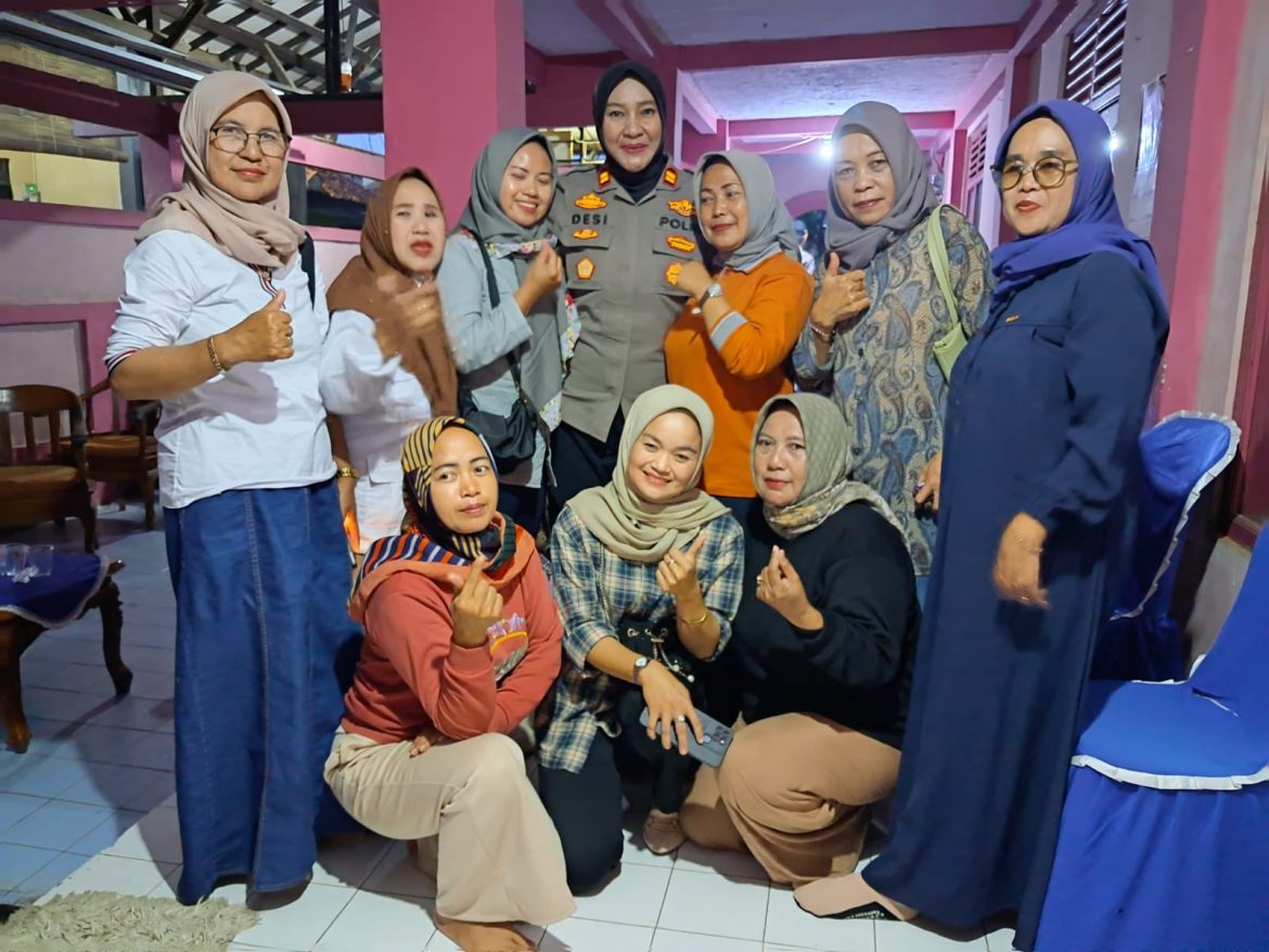Kapolsek Dramaga Silahturahmi Cooling Sistem Giat Sambang Ibu Ibu Kader Dan PKK Kecamatan Dramaga Ajak Jaga Kondusifitas Cegah Gangguan Kamtibmas   