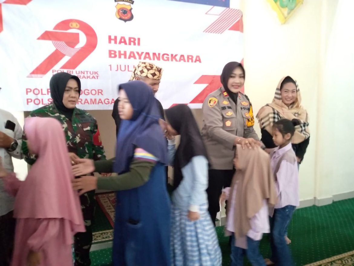 Kapolsek Dramaga Laksanakan Kegiatan Tasyakuran Dan Santunan Anak Yatim Dalam Rangka HUT BHAYANGKARA KE 79 , Undang Forkompicam Kecamatan Dramaga Tingkatkan Sinergitas   