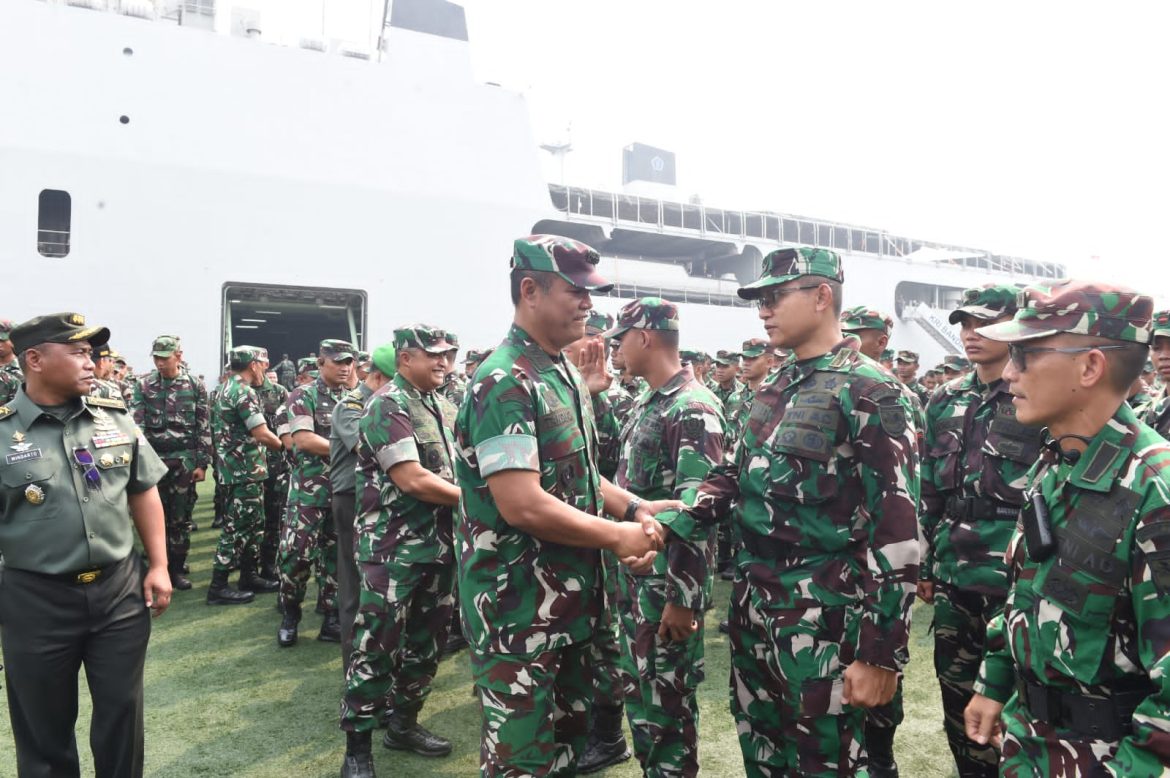 Wakasad Mewakili Menhan RI Berangkatkan Personel TNI AD ke Satuan Jajaran di Seluruh Wilayah Tanah Air