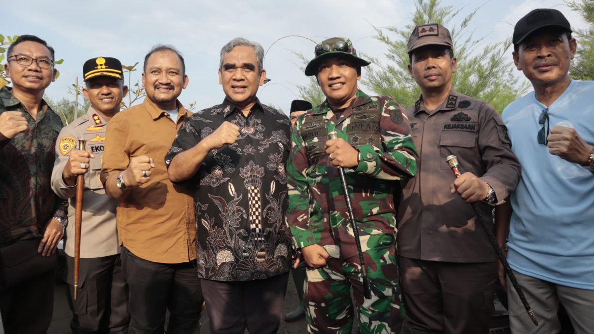 Bersama Gubernur Jateng Dandim Pemalang Dampingi Kunjungan Kerja Ketua MPR RI di Wilayah Kabupaten Pemalang