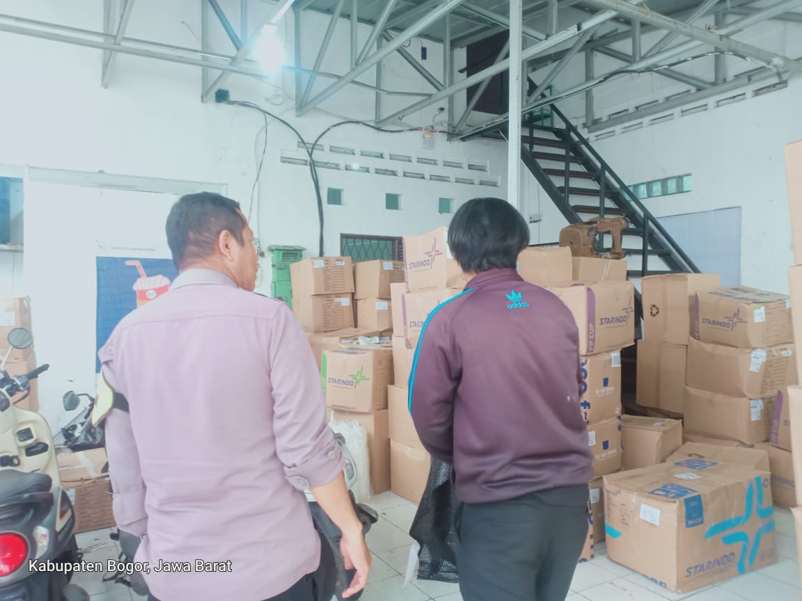 Bhabinkamtibmas Wilayah Hukum Polsek Dramaga Giat Cooling Sistem Sambang Instansi Desa Babakan Beri Himbauan Ajak Jaga Kondusifitas Cegah Gangguan Kamtibmas   