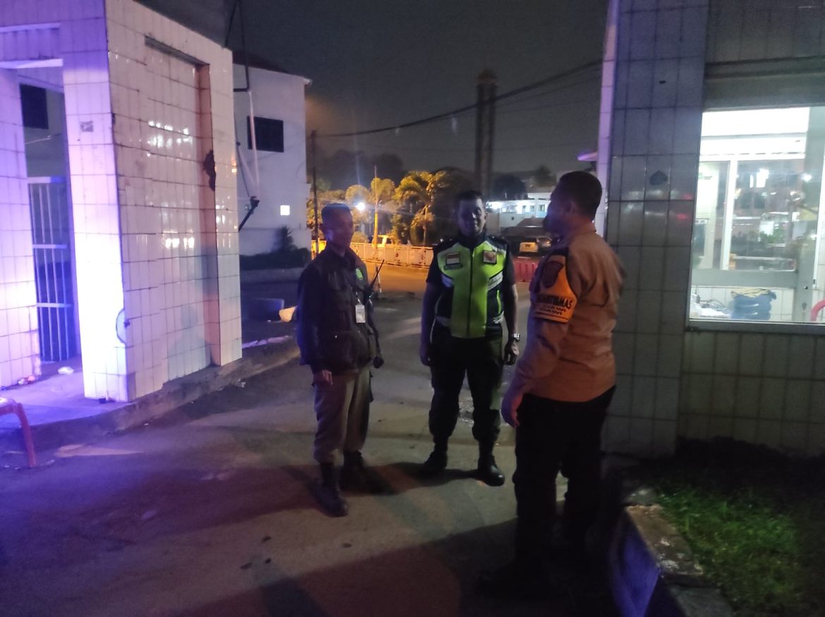 Bhabinkamtibmas Ciawi Kontrol Poskamling dan Dukung Pengamanan Lingkungan Warga   
