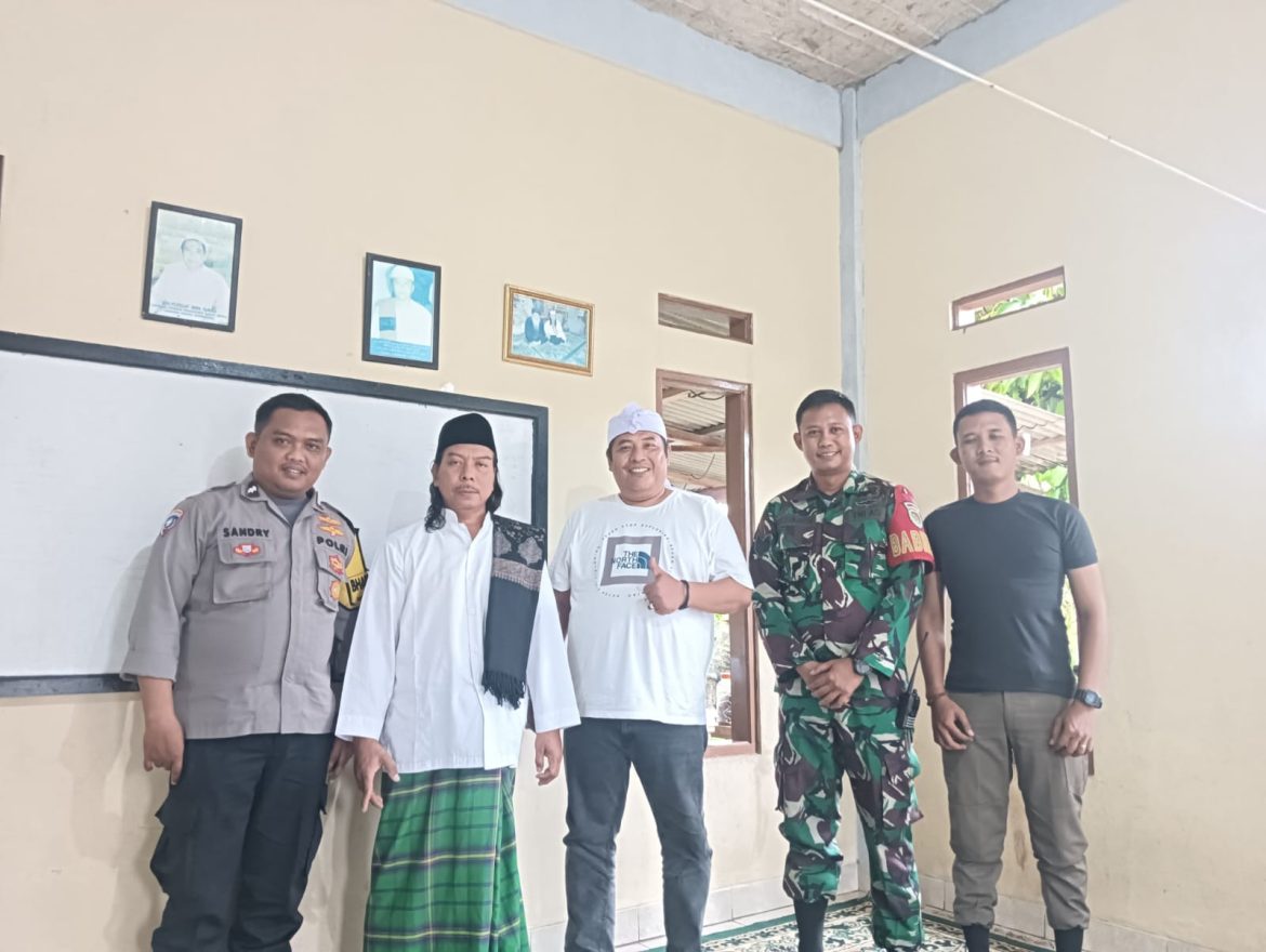 Bhabinkamtibmas dan Babinsa Sambangi Warga Desa Lumpang, Sampaikan Himbauan Kamtibmas   