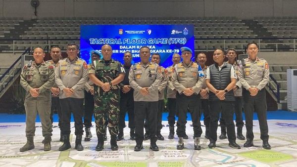 Polri Gelar Simulasi Keamanan Jelang Peringatan Puncak Hari Bhayangkara ke-79   