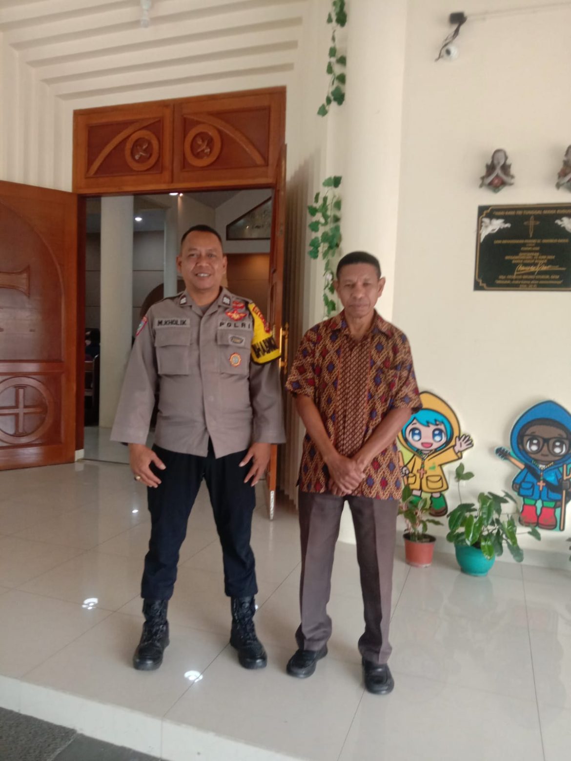 Bhabinkamtibmas Polsek Megamendung Laksanakan Pengamanan Ibadah di Gereja Yakobus Rasul   