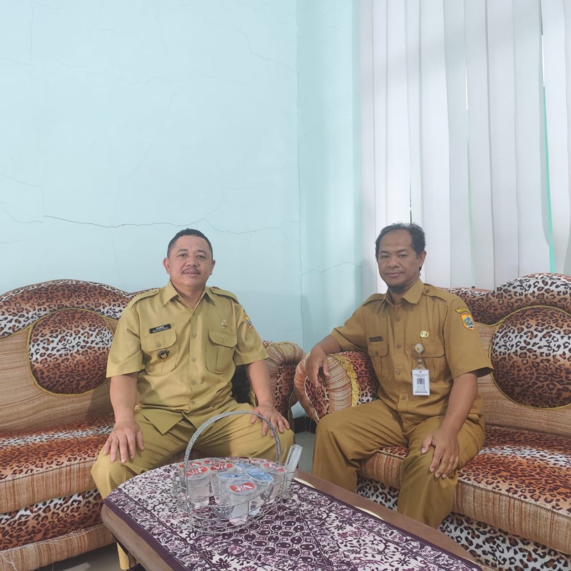 Pemdes Gapura Kecamatan Watukumpul Koordinasi Dengan Kepala Puskesmas Watukumpul Terkait Pelayanan Bidan Desa