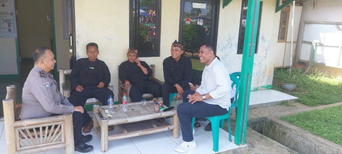 Bhabinkamtibmas Desa Mekarsari Polsek Rumpin Sambang Warga, Sampaikan Himbauan Kamtibmas   