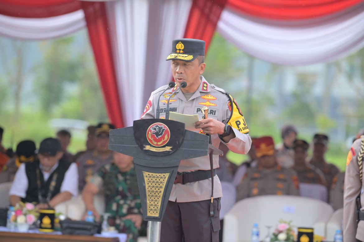 Kapolda Jabar Pimpin Apel Gelar Pasukan Operasi Garuda Lodaya 2025 di Stadion Si Jalak Harupat   