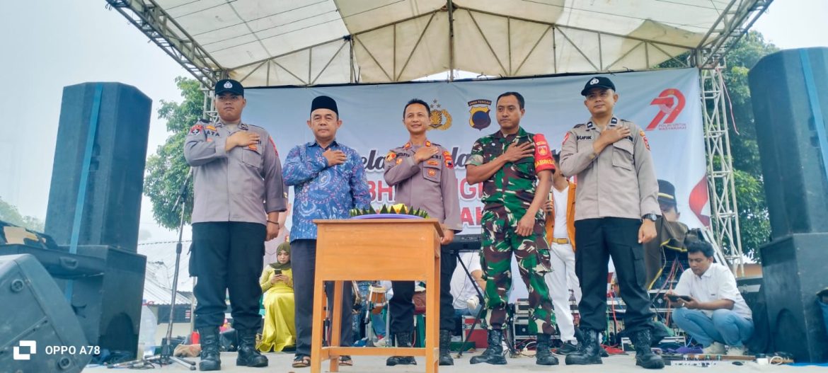Polsek Lebakbarang Gelar Santunan Anak Yatim dan Hiburan Dangdut di Hari Bhayangkara ke-79
