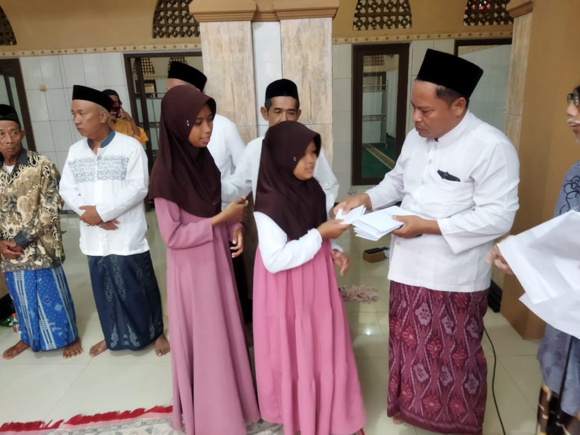 Jami’yah Manaqib Jauhari Futuh Dukuh Tambor Desa Nyamok Salurkan Santunan Anak Yatim
