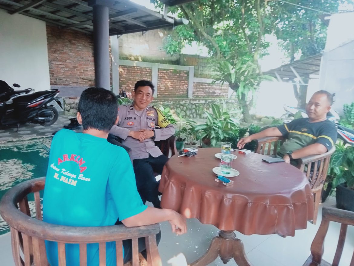 Jalin Kedekatan dengan Warga, Bhabinkamtibmas Polsek Parung Sampaikan Himbauan Kamtibmas Cegah Tawuran dan Gengster   