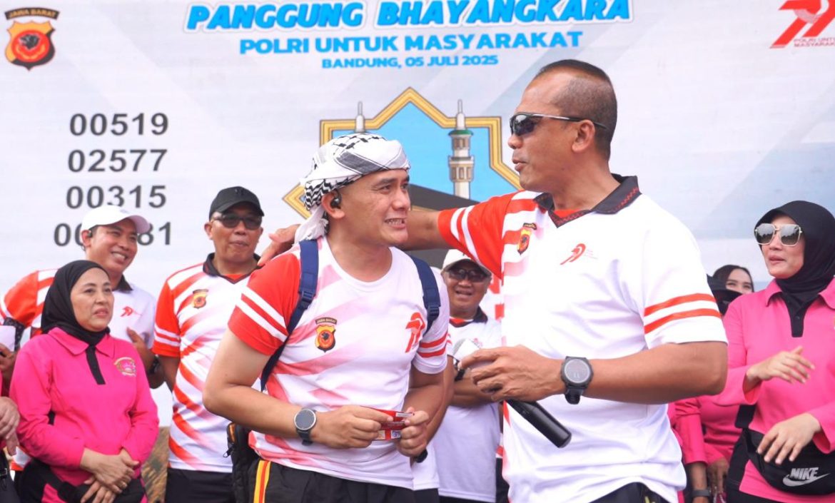 Polda Jabar Gelar Jalan Santai dan Hiburan Meriah dalam Rangka Memperingati Hari Bhayangkara Ke-79   