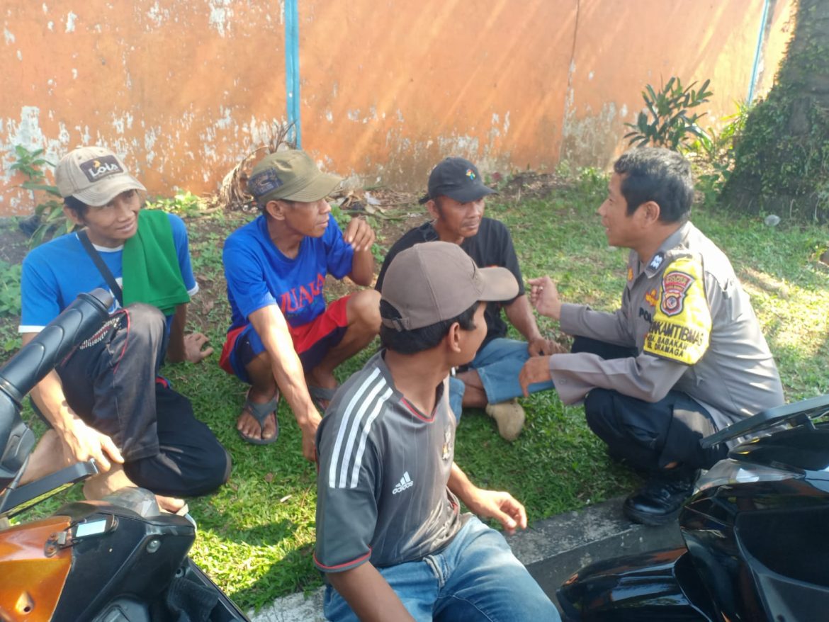 Bhabinkamtibmas Wilayah Hukum Polsek Dramaga Giat Cooling Sistem Sambang Instansi Desa Babakan Beri Himbauan Ajak Jaga Kondusifitas Cegah Gangguan Kamtibmas   