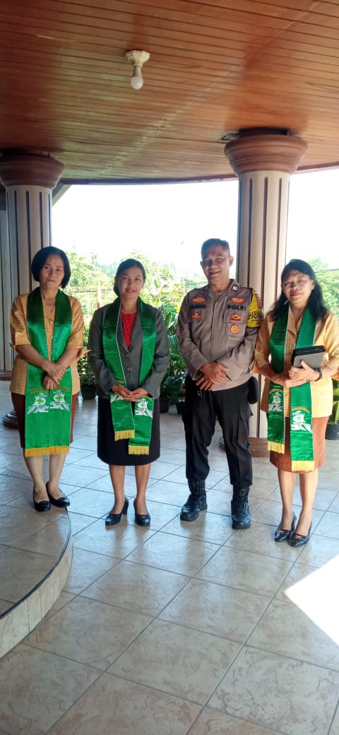 Wujudkan Kamtibmas Kondusif, Bhabinkamtibmas Polsek Cisarua Sambangi Warga Desa Cibeureum   