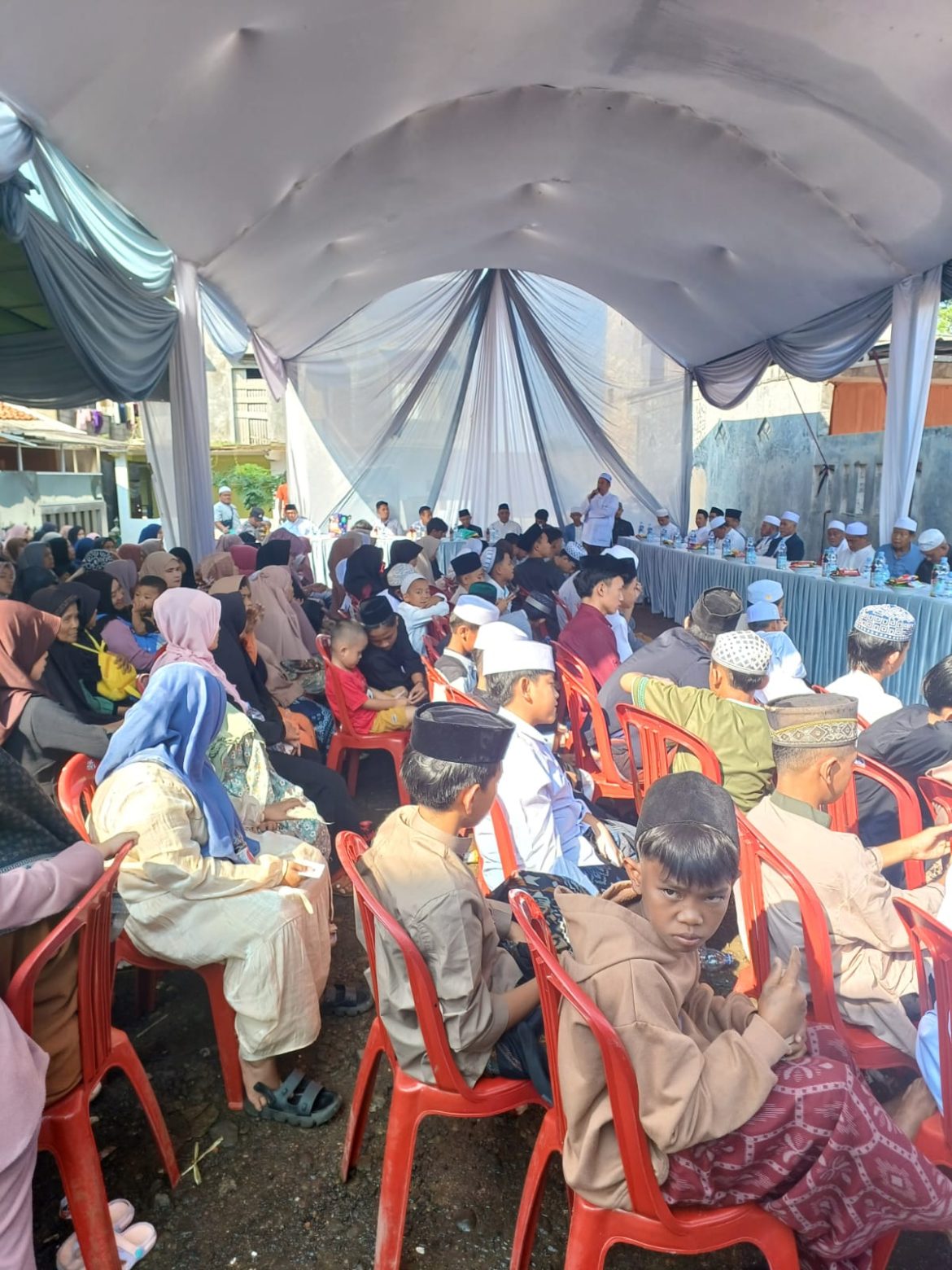 Bhabinkamtibmas Desa Ciherang Pondok Hadiri Santunan Anak Yatim dalam Rangka Peringatan 10 Muharram 1447 H   
