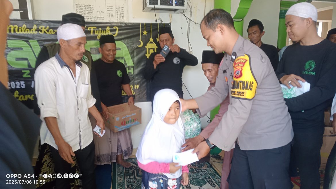 Tebar Kepedulian di Bulan Muharram, Bhabinkamtibmas Hadiri Kegiatan Santunan Anak Yatim   