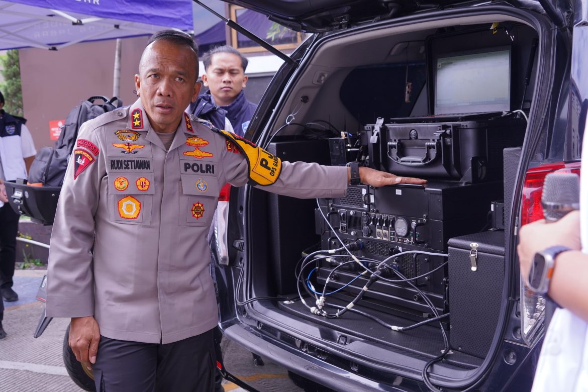 Kapolda Jabar Cek Almatsus Direktorat Ressiber, Tegaskan Profesionalisme Personel   