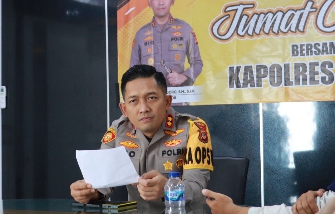 Kapolres Bogor AKBP Rio Wahyu Anggoro Gelar “Jumat Curhat” Bersama Masyarakat dan Personel Polres Bogor   