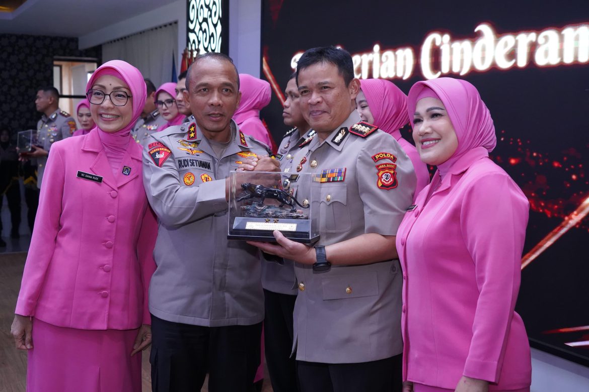 Mutasi Jabatan di Polda Jabar, Sejumlah Pejabat Utama dan Kapolres Resmi Berganti   