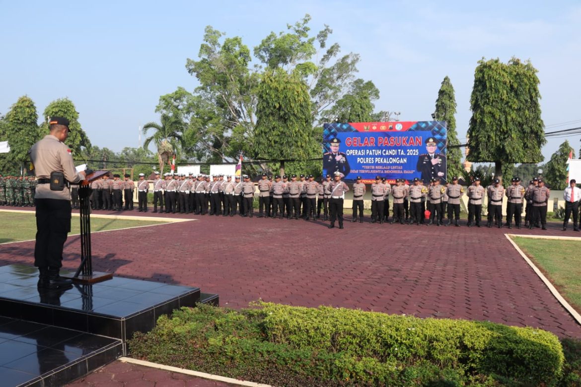 Wakapolres Pekalongan Pimpin Apel Gelar Pasukan Operasi Patuh Candi 2025