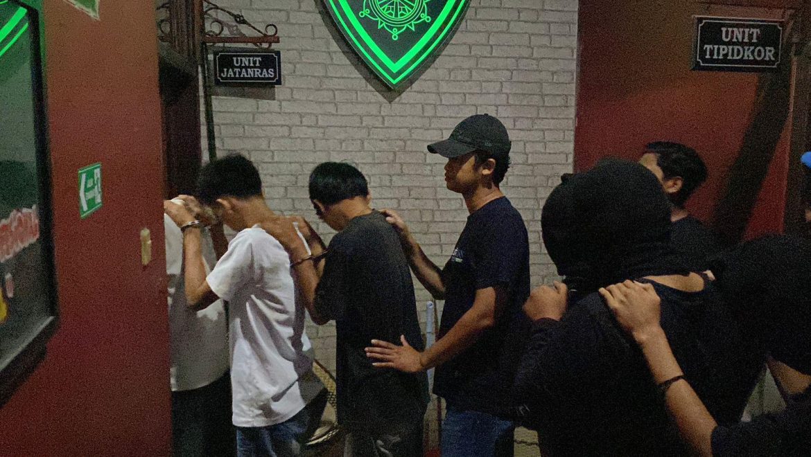 Remaja 17 Tahun Tewas Dikeroyok, Kurang Dari 24 Jam Polisi Amankan 7 Pelaku   