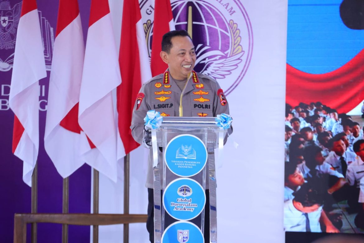 Kapolri: SMA Kemala Taruna Bhayangkara dan SMA Global Darussalam Academy Siapkan Calon Pemimpin Harapan Bangsa     DIY. Kapolri