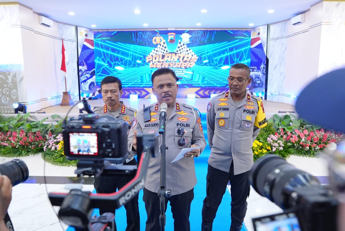 Ops Patuh 2025,Kakorlantas Menyapa Ratusan Anggota Komunitas Motor di Jateng   