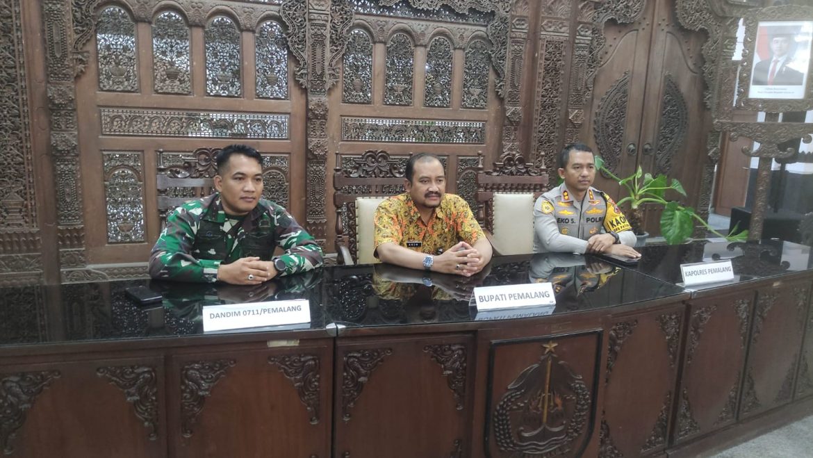 Dandim Pemalang Bersama Bupati dan Kapolres Konferensi Pers Pasca Bentrok PWI LS dengan FPI