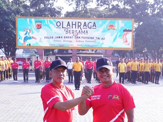 Kapolda Jabar dan Komandan Pussenif TNI – AD Tanding Futsal Bersama, Wujud sinergitas TNI – Polri