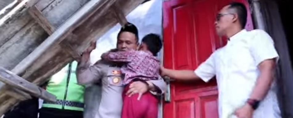 Kapolda Jabar Apresiasi Anggota Polisi yang Selamatkan Bocah dari Menara Seluler   