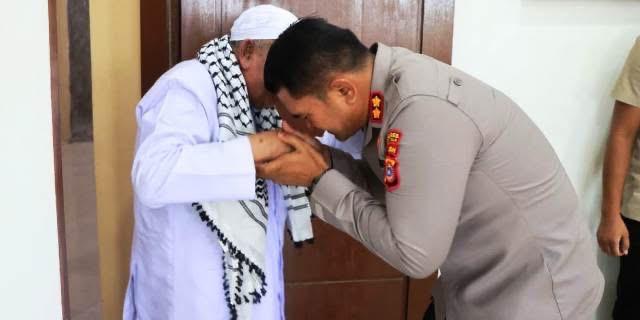 SINERGI ULAMA – POLRI, KAPOLRES ACEH TIMUR SAMBUT KUNJUNGAN ABU PAYA PASI   