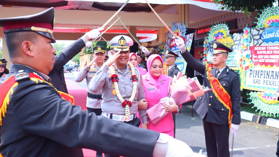 Tangis Haru Warnai Pelepasan AKBP Doni Prakoso W, S.I.K di Polres Pekalongan