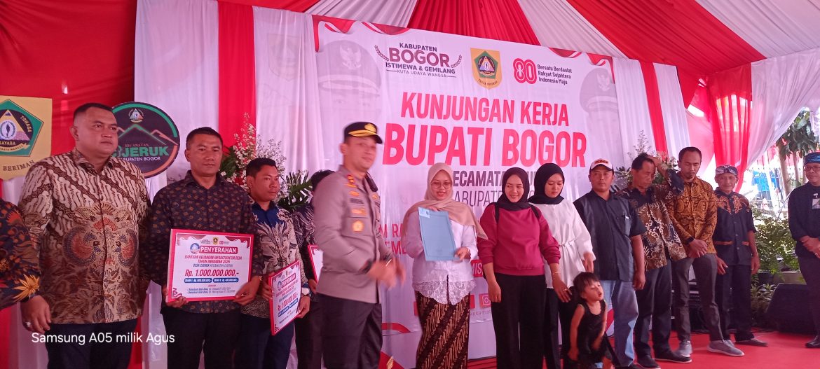 Bupati dan Wakil Bupati Bogor Berkunjung di Kecamatan Cijeruk Untuk Memperingati HUT RI ke-80.