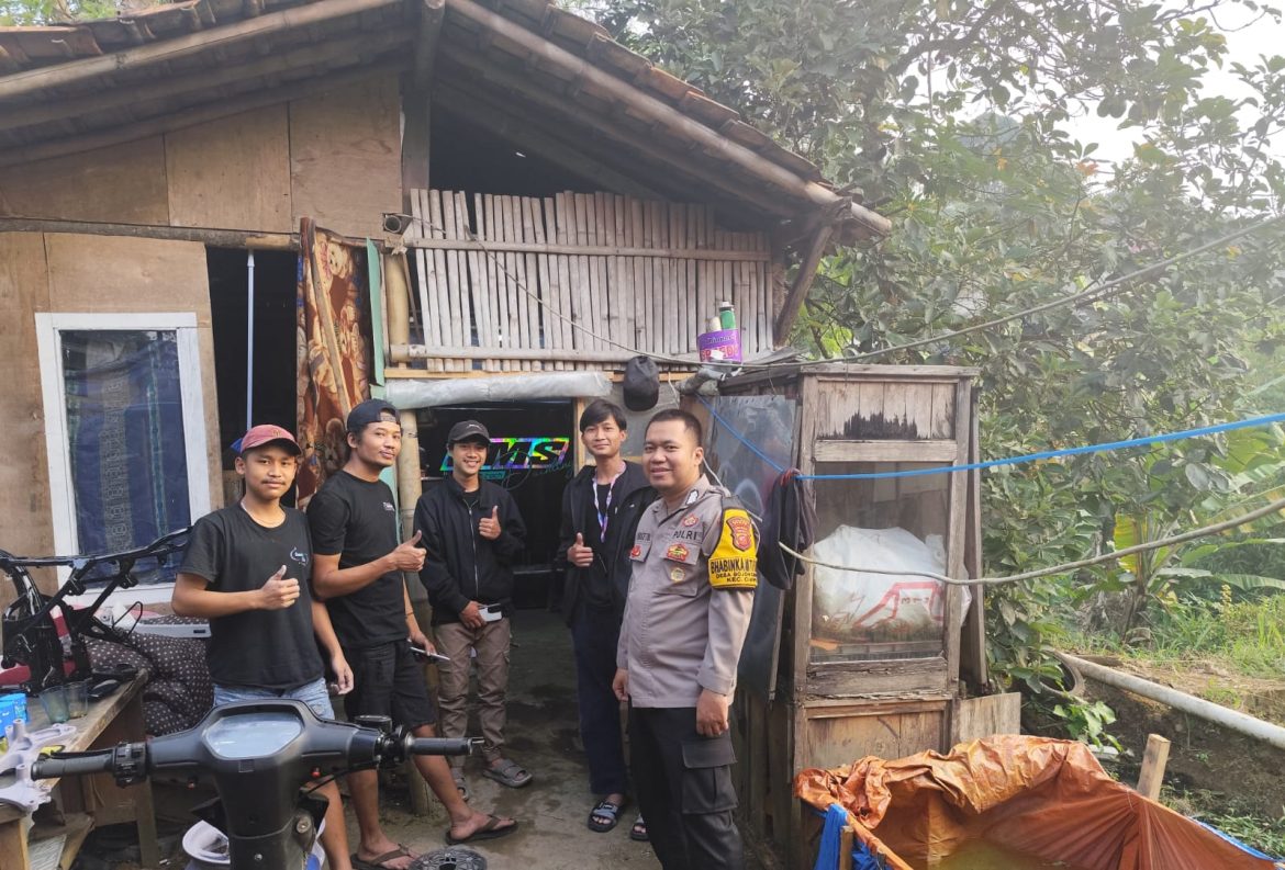 Bhabinkamtibmas Polsek Ciawi Sambangi Warga Desa Bojongmurni, Sampaikan Pesan Kamtibmas dan Antisipasi TPPO   
