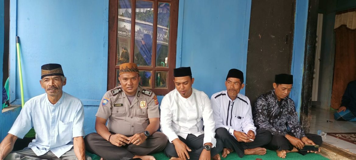 Bhabinkamtibmas Polsek Leuwiliang Aktif Sambangi Warga, Pererat Sinergi dengan Masyarakat   