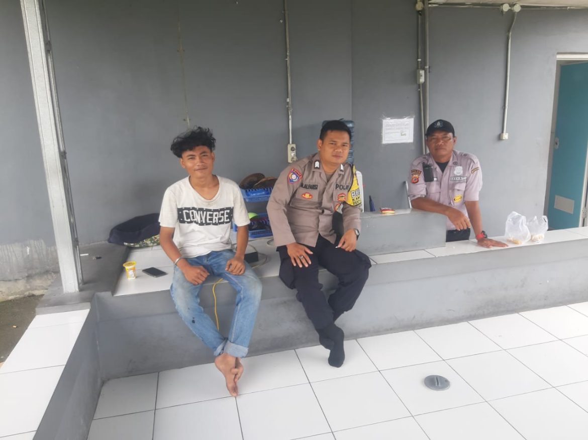 Ciptakan Lingkungan Aman, Bhabinkamtibmas Desa Tamansari Aktif Sambang Warga   