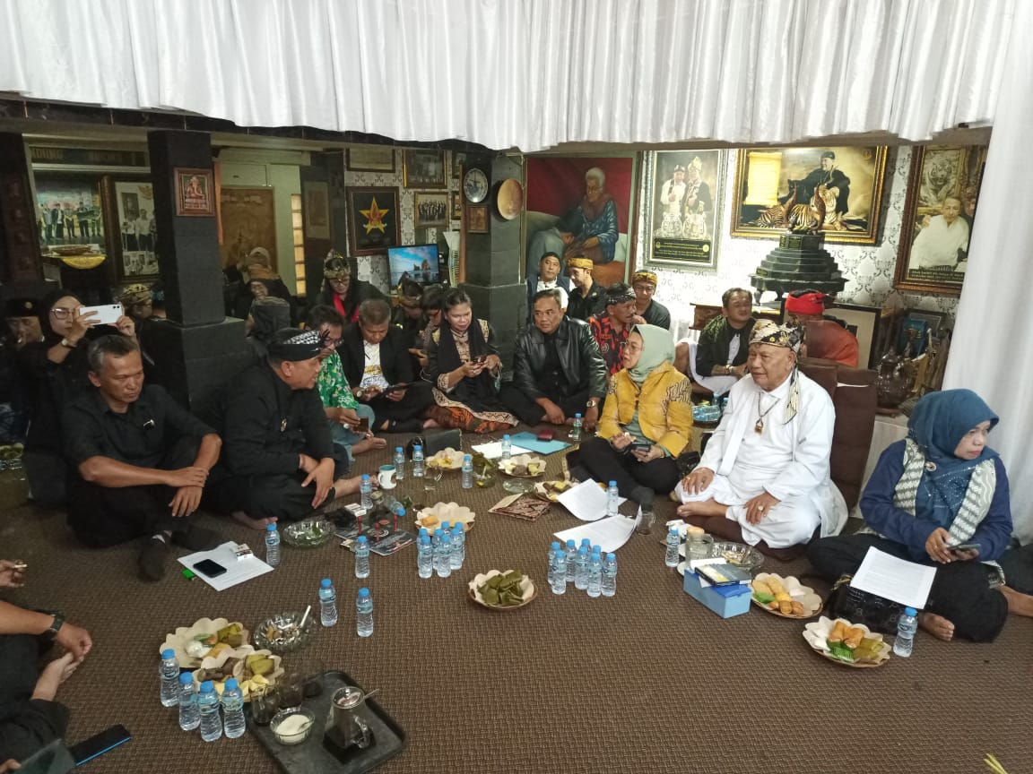 Kawargian Abah Alam Memperingati ” Hari Masyarakat Adat Internasional Yang Ke – 39″   