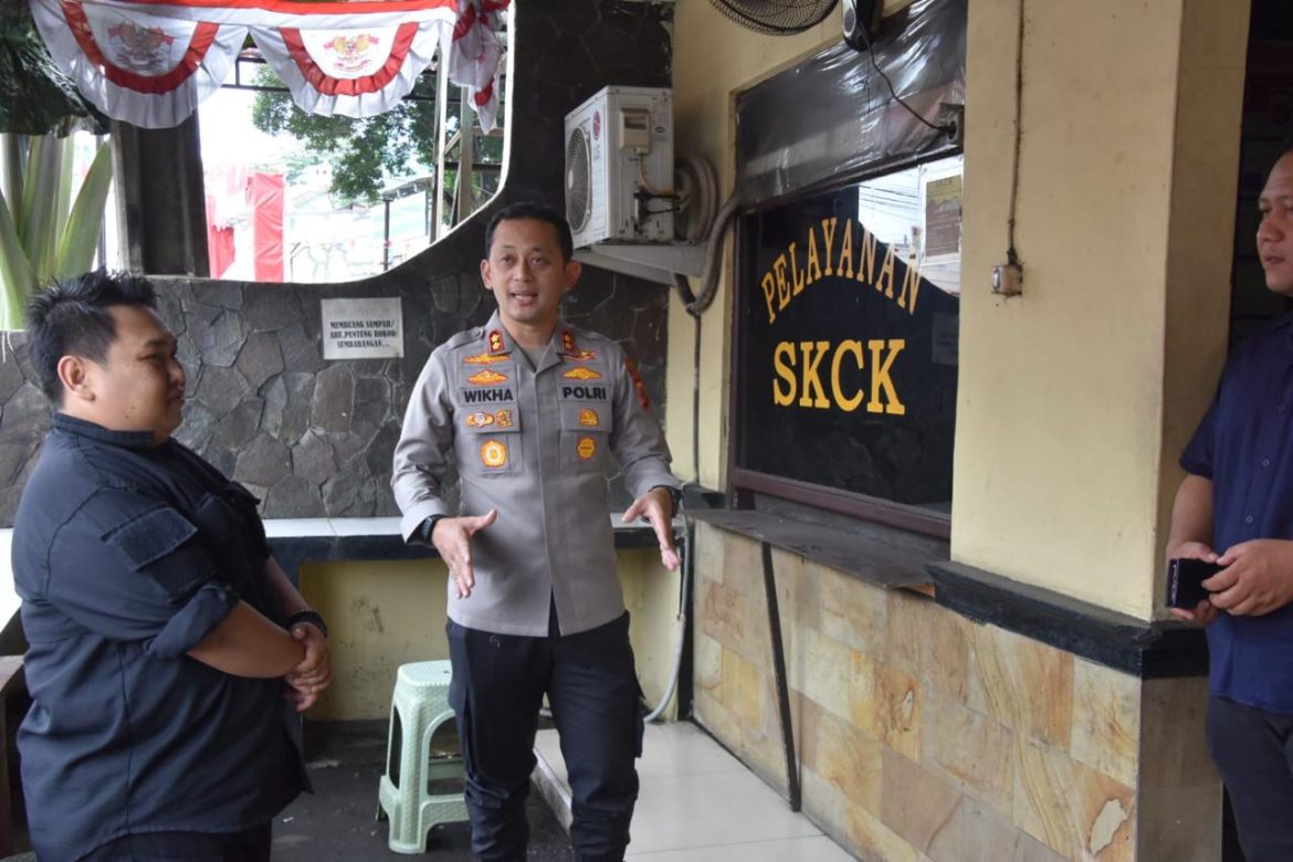Kapolres Bogor Tinjau Polsek Cibungbulang Dan Polsek Ciampea, Pastikan Pelayanan Prima   