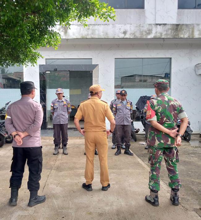 Bhabinkamtibmas Polsek Parung Perkuat Silaturahmi dan Edukasi Kamtibmas di Desa Cogreg   