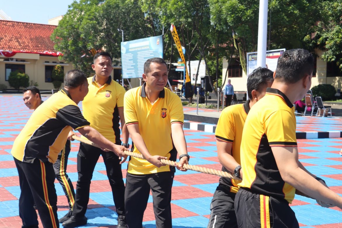 Tawa Semangat Sinergi Warnai Lomba HUT RI ke 80 di Mapolres Majalengka   
