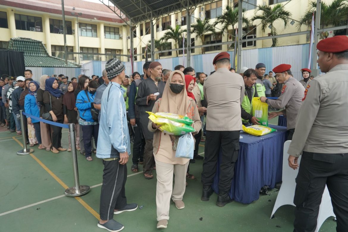 Hari Terakhir Gerakan Pangan Murah Polda Jabar Diserbu Masyarakat   