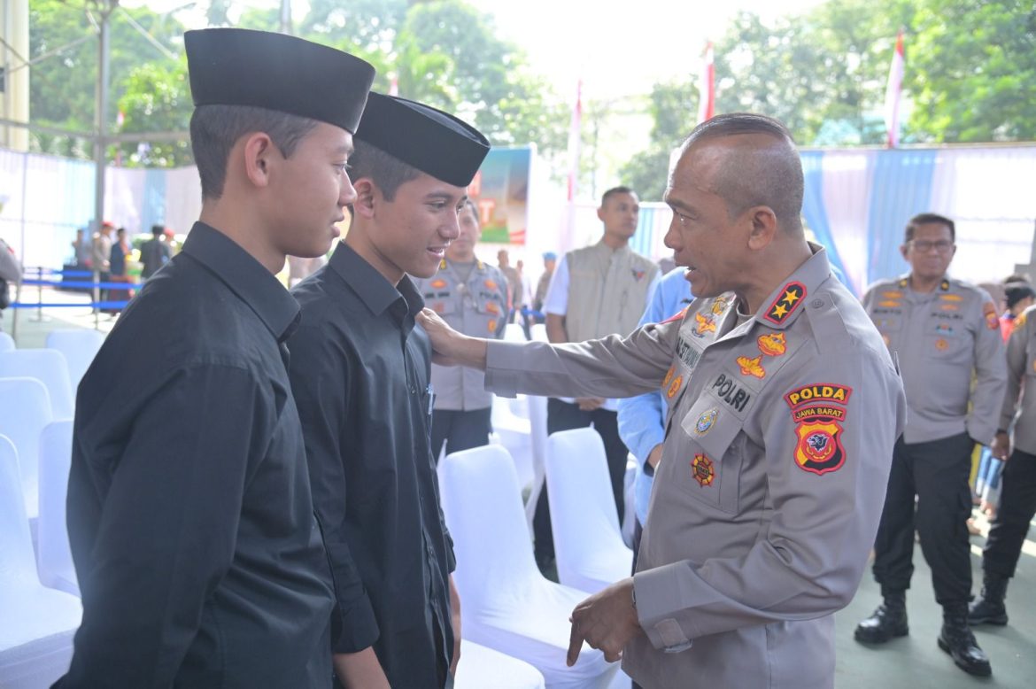 Komunitas Pesantren Apresiasi Kapolda Jabar atas Gerakan Pangan Murah, Dalam Rangka Memperingati HUT ke-80 RI   