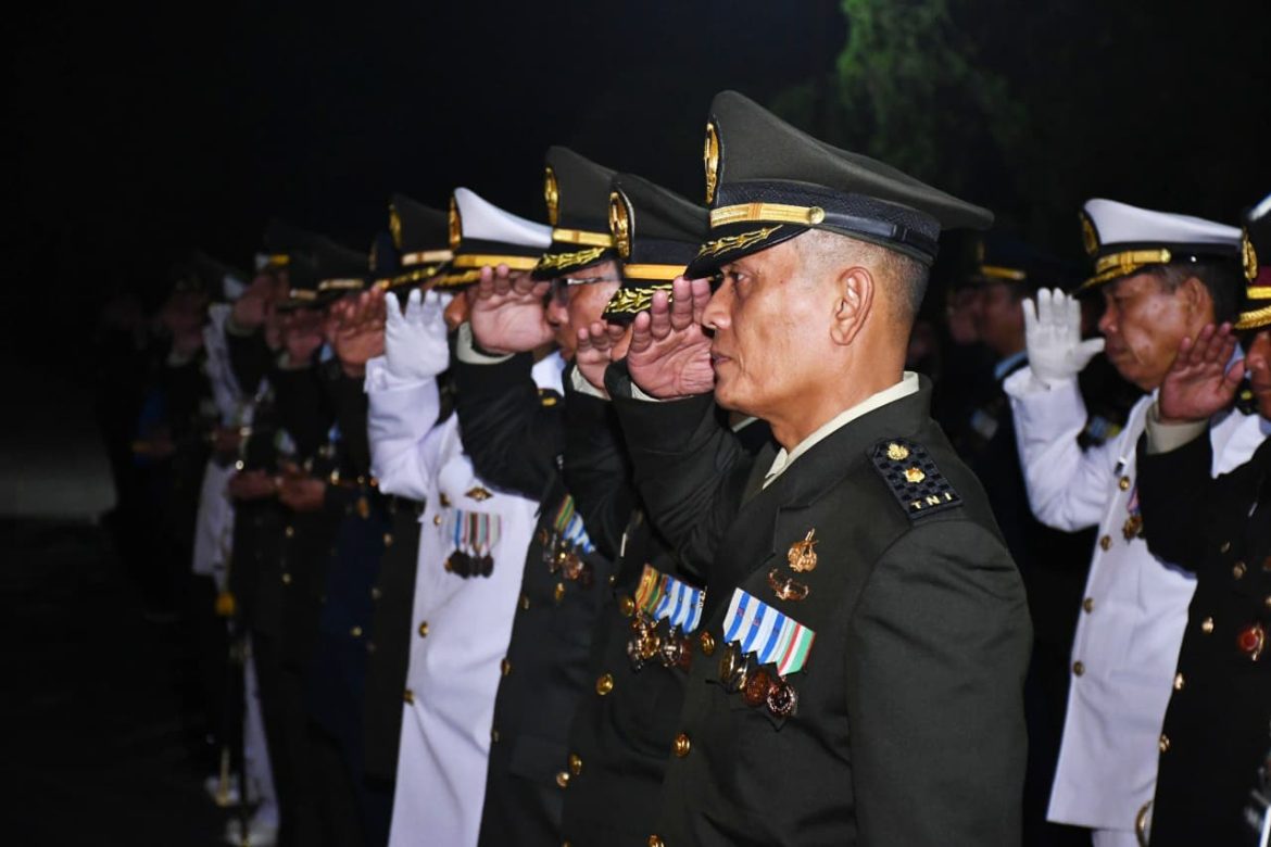 Pangdam I/BB Pimpin Apel Kehormatan dan Renungan Suci di TMP Kota Medan   